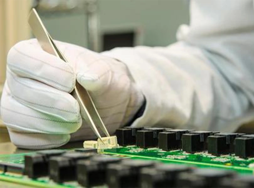 Miért fontos az ESD csipesz az elektronikus kísérletek területén?